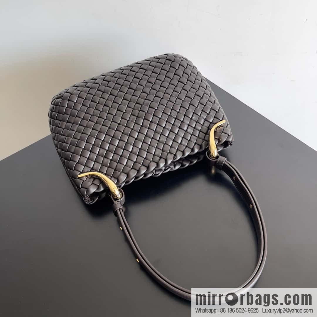 BV early spring new Clicker circular arc bag lamb woven leather, model number: 730968 chocolate color