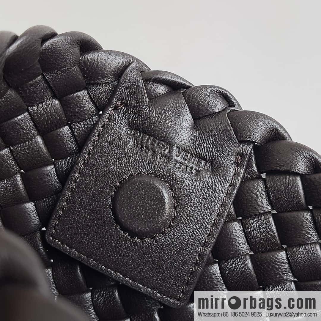 BV early spring new Clicker circular arc bag lamb woven leather, model number: 730968 chocolate color
