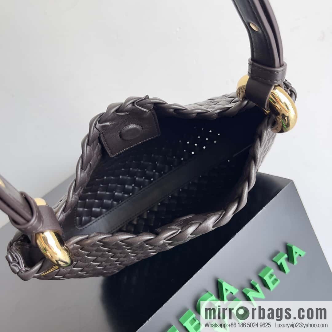 BV early spring new Clicker circular arc bag lamb woven leather, model number: 730968 chocolate color