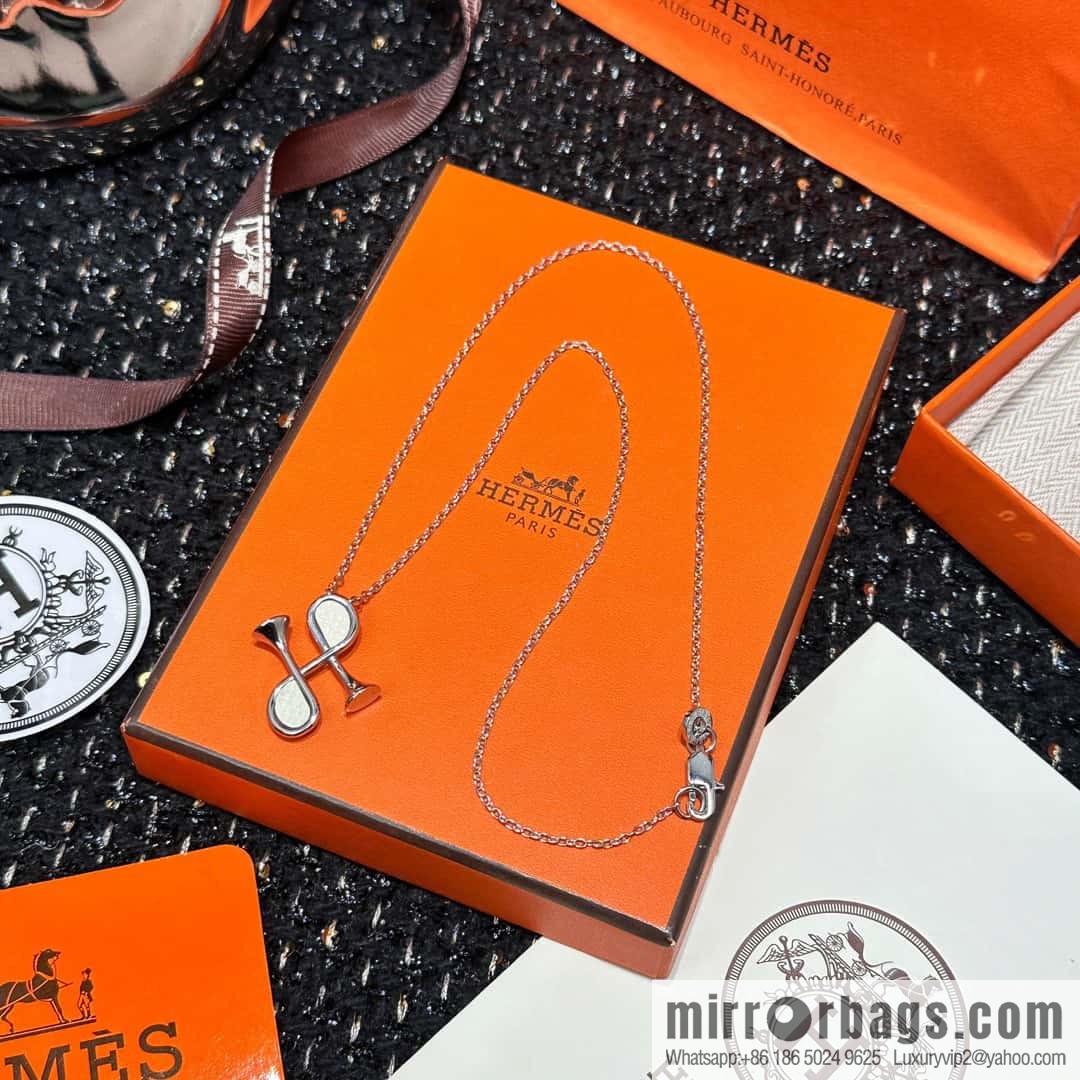 ❗New ❗ ☀ HERMES Cor H small horn necklace ☀