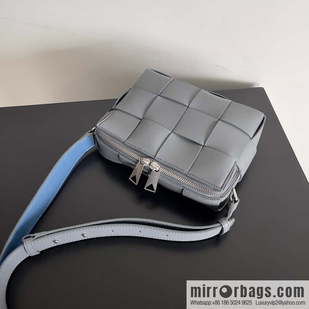 BV Men's Camera Bag BV Men's 2023 SS Pre Spring New Camera, Model Number: 730027