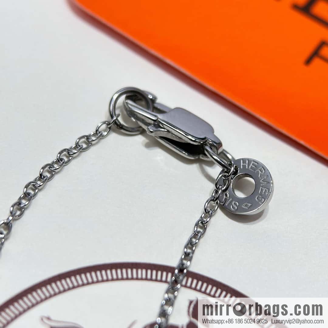 ❗New ❗ ☀ HERMES Cor H small horn necklace ☀