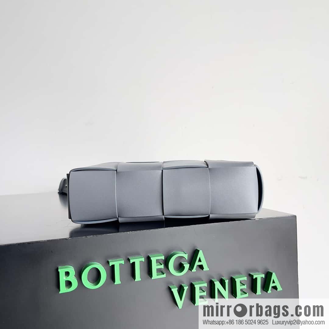 BV Men's Camera Bag BV Men's 2023 SS Pre Spring New Camera, Model Number: 730027