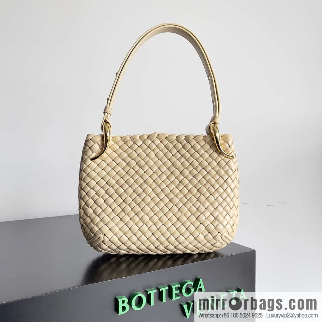 BV early spring new Clicker circular arc bag lamb woven leather, model number: 730968 oat color