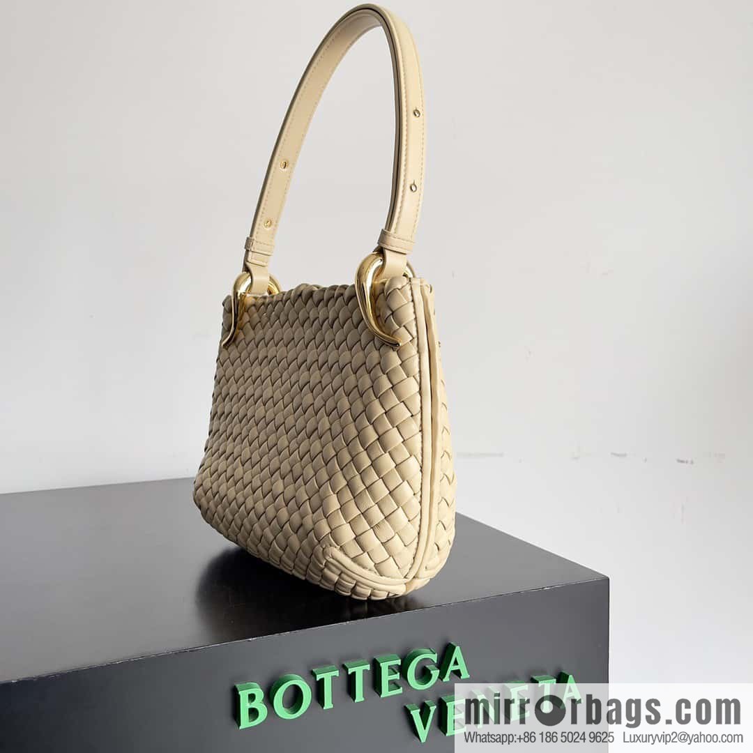BV early spring new Clicker circular arc bag lamb woven leather, model number: 730968 oat color