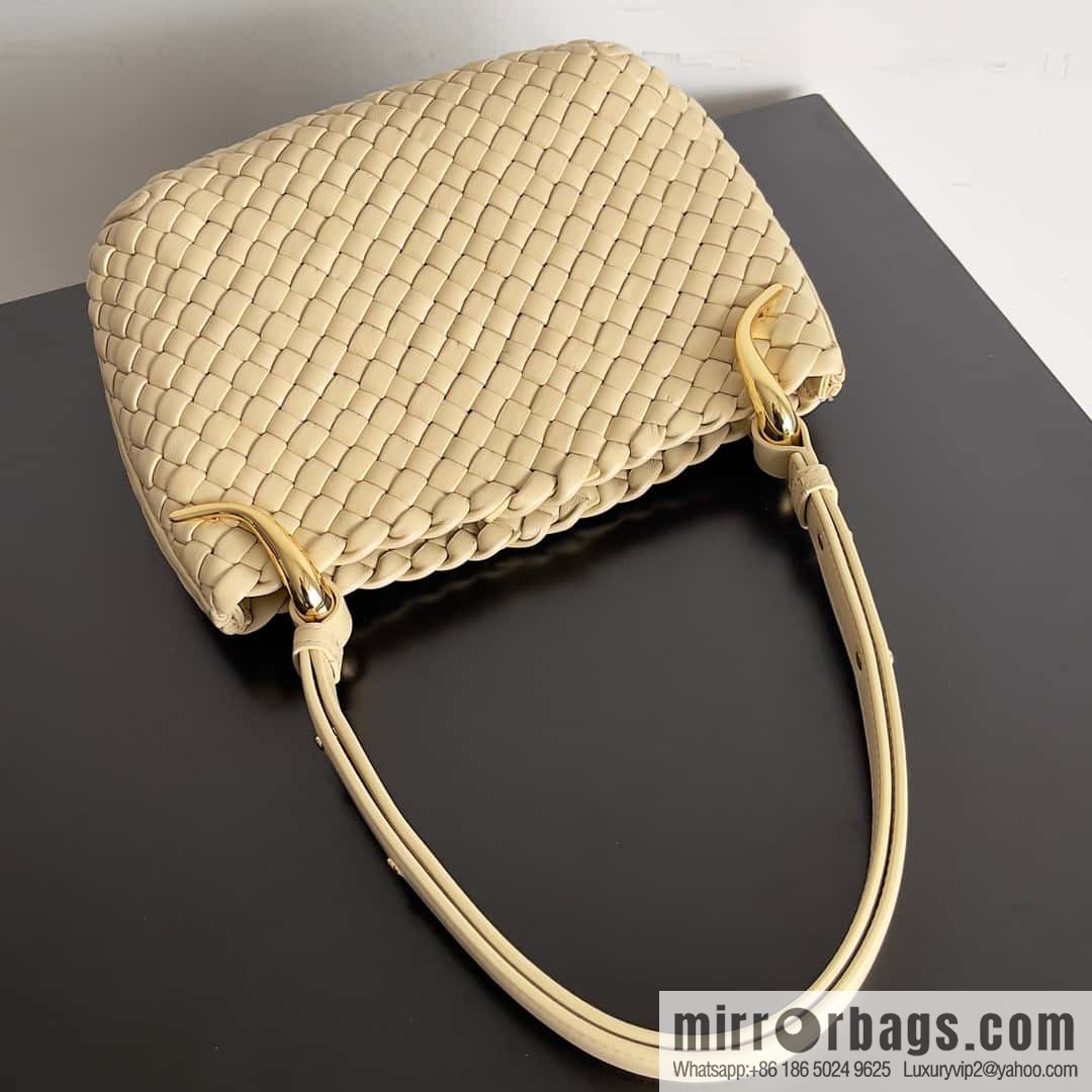 BV early spring new Clicker circular arc bag lamb woven leather, model number: 730968 oat color