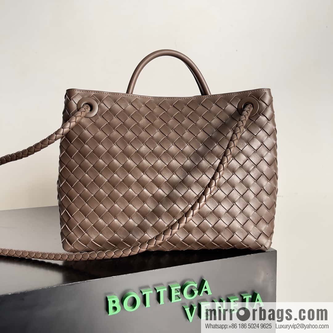 BV Bottega Veneta2023 New Andiamo Woven Handbag, Medium, Model: 743572 Candy Brown