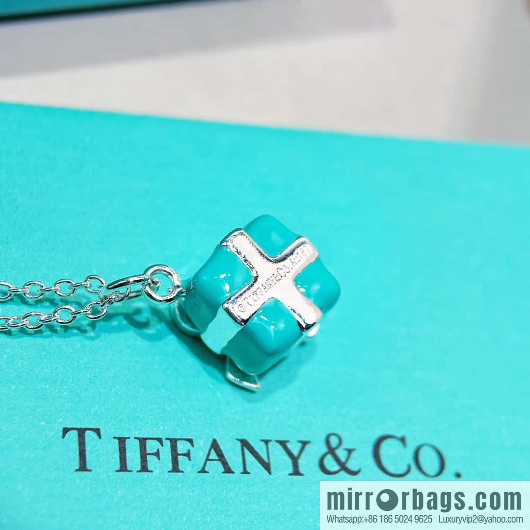 ❗️New ❗️ New ☑️ TIFFANY & Co. gift box necklace