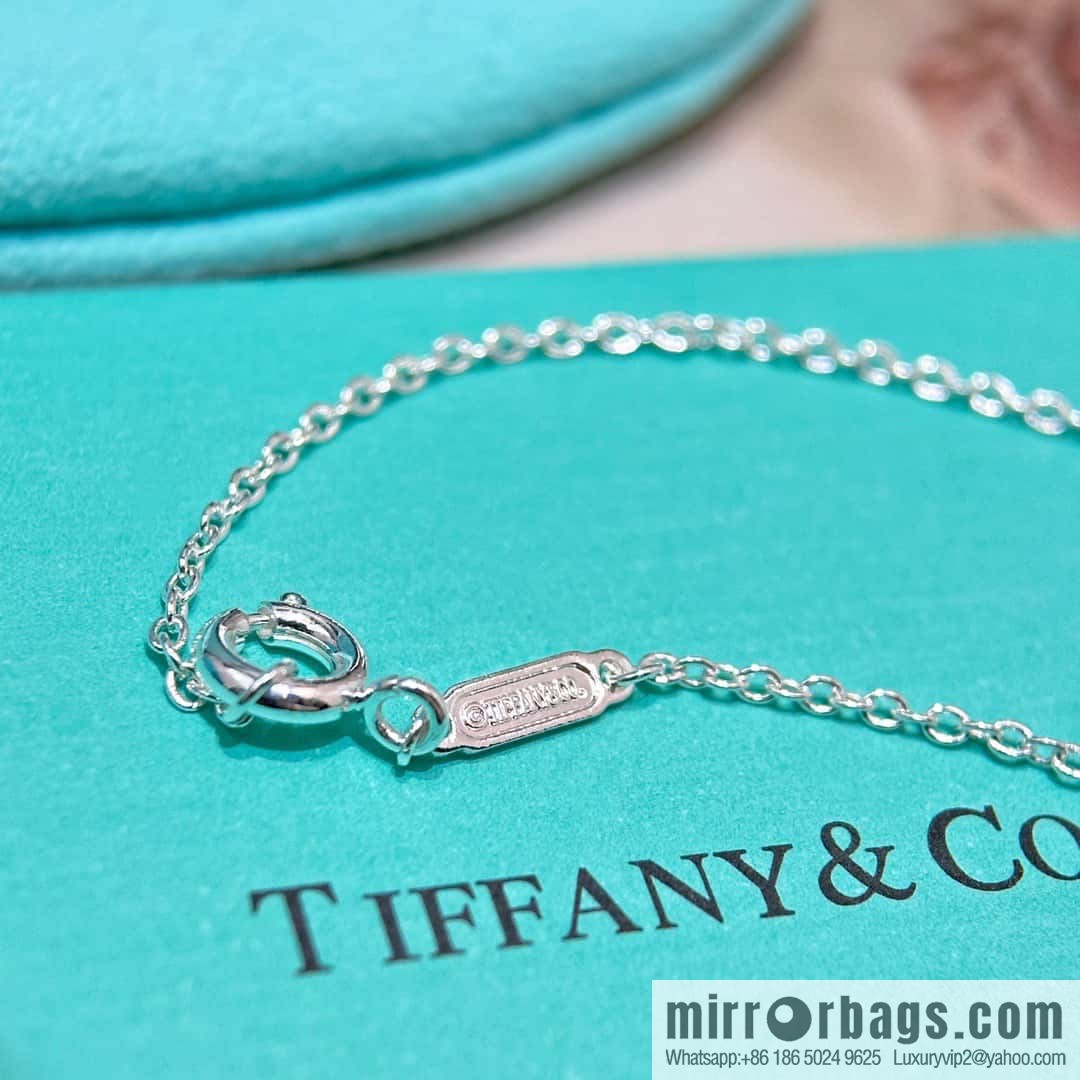 ❗️New ❗️ New ☑️ TIFFANY & Co. gift box necklace