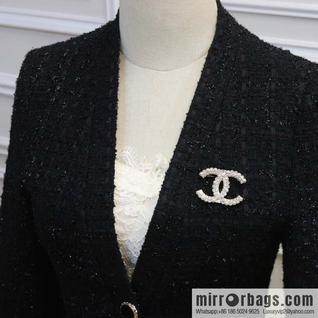 ☀️New ☑️ Chanel double c love peach heart full diamond brooch ☀️