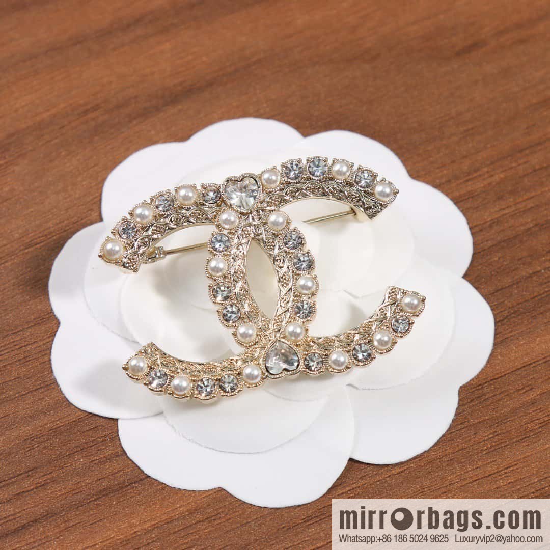 ☀️New ☑️ Chanel double c love peach heart full diamond brooch ☀️