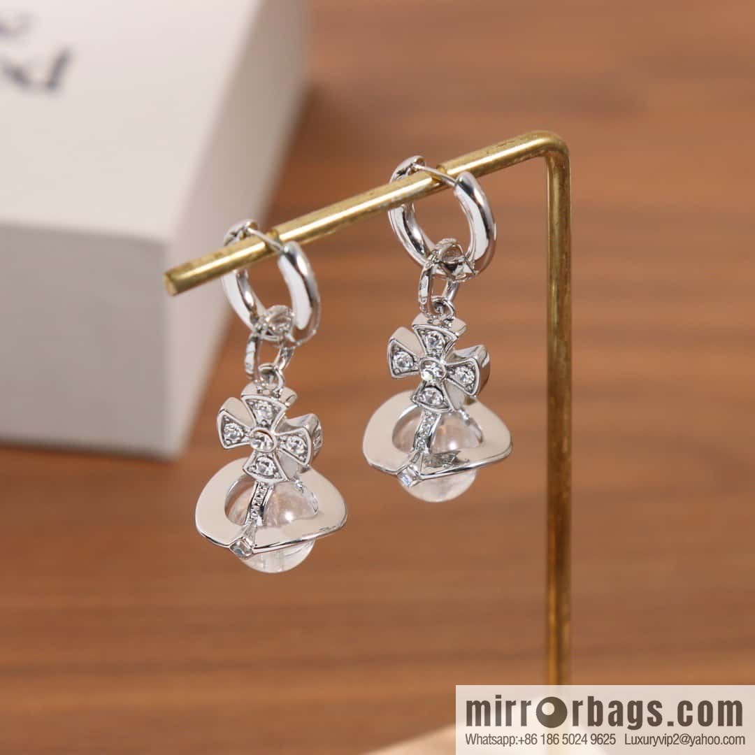 New ☑️ Vivienne Westwood Queen Mother Saturn stud earrings