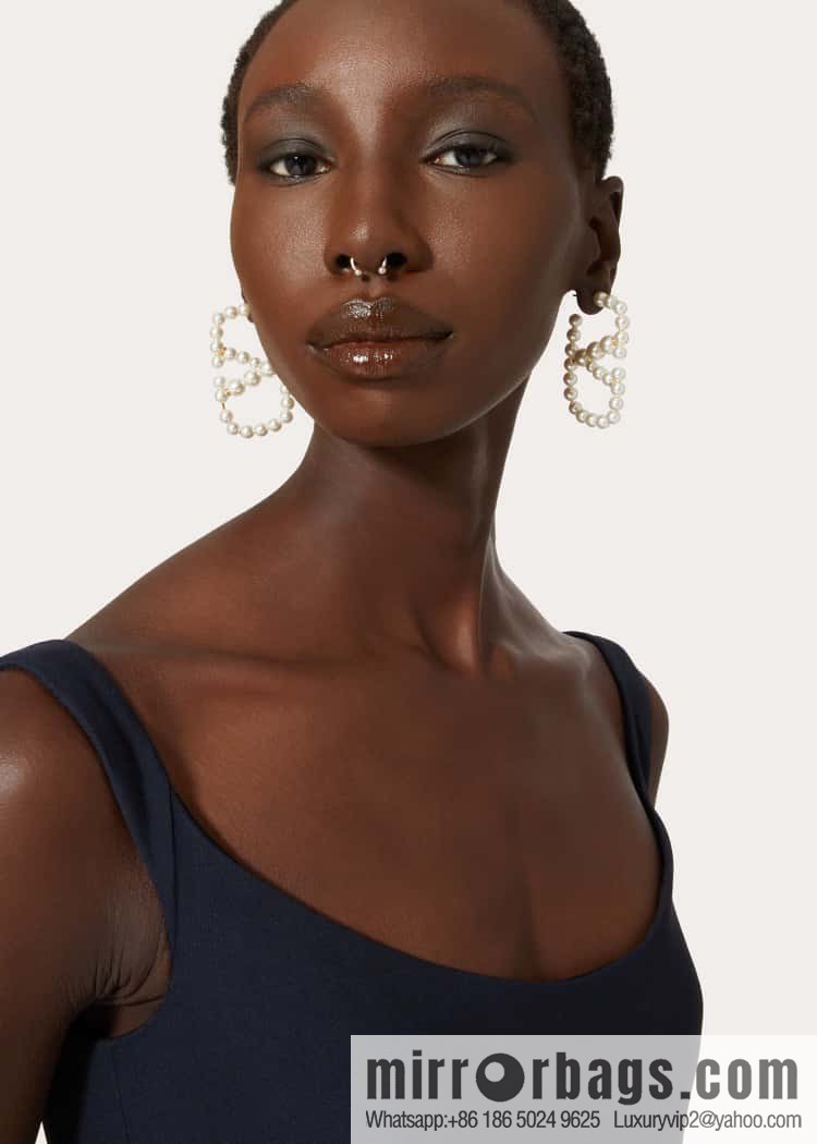 New ☑️ Valentino pearl stud earrings