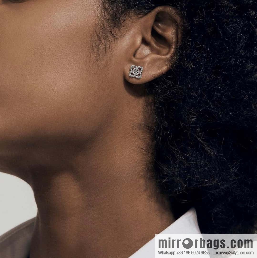 ❗️New ❗️ New ☑️ De Beers De Beers Mini Lotus Lotus Stud Earrings