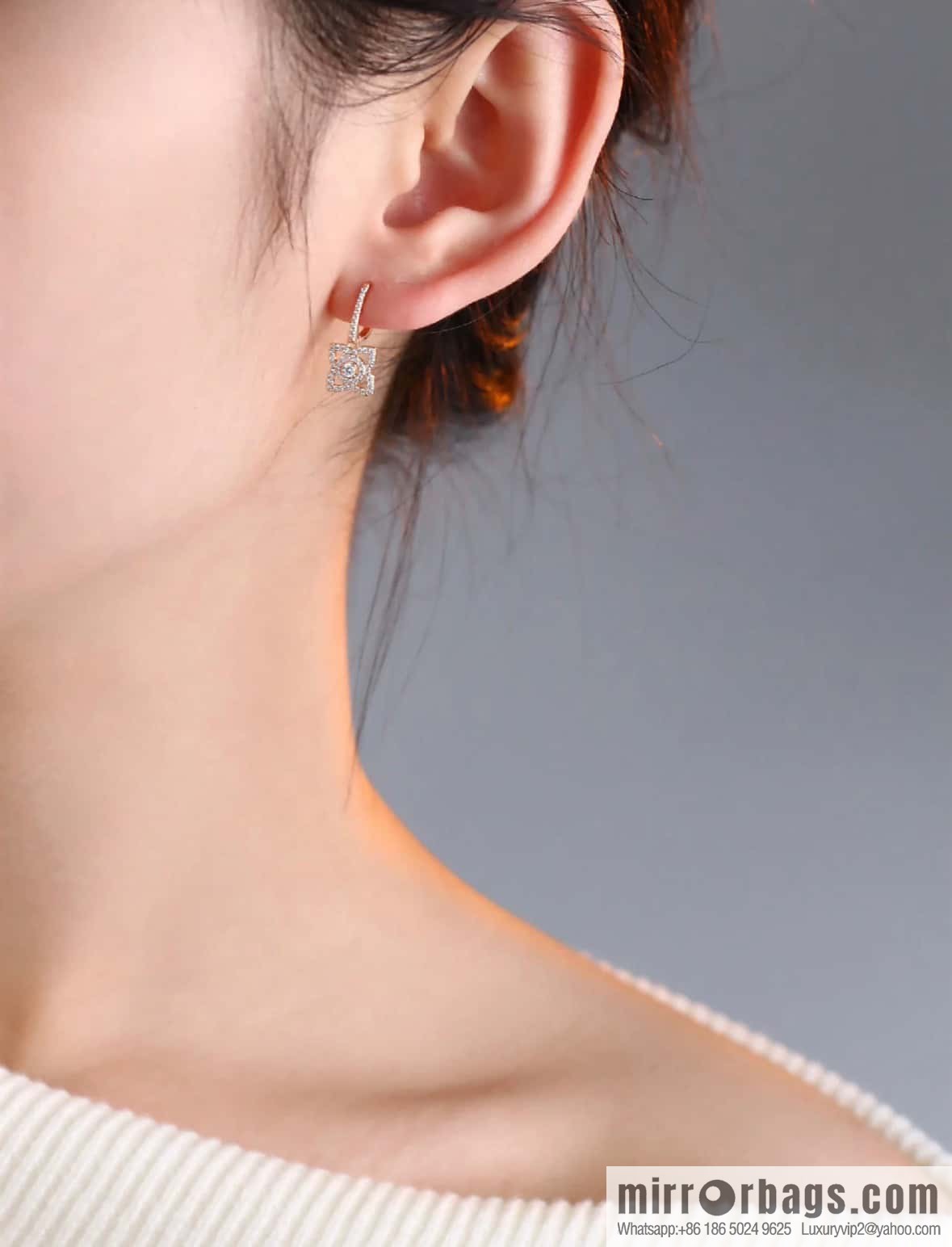 ❗️New ❗️ New ☑️ De Beers De Beers Mini Lotus Lotus Stud Earrings