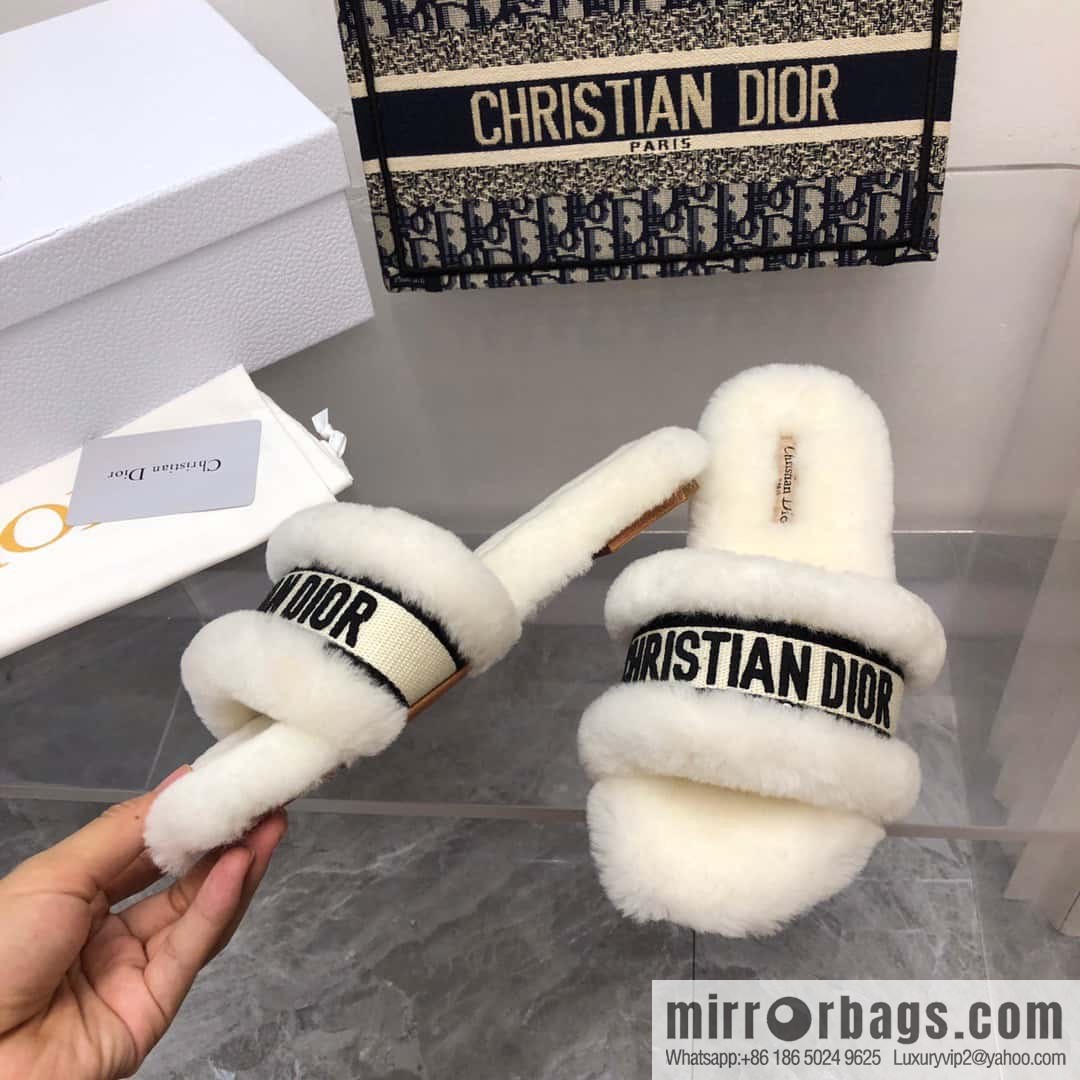 🐰🐰New color 2023-CD wool mop embroidered slippers series