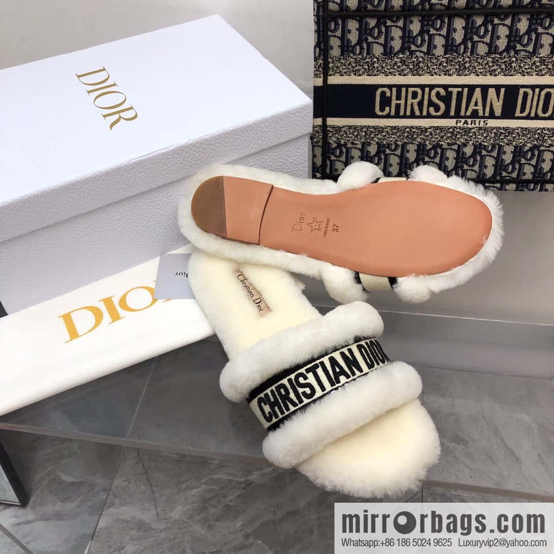 🐰🐰New color 2023-CD wool mop embroidered slippers series