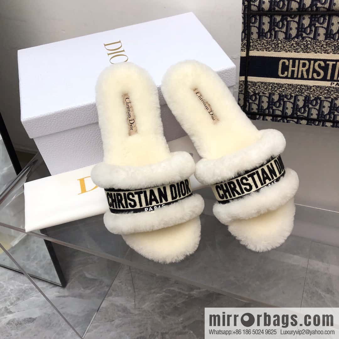 🐰🐰New color 2023-CD wool mop embroidered slippers series