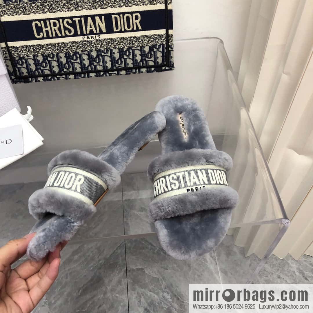 🐰🐰New color 2023-CD wool mop embroidered slippers series