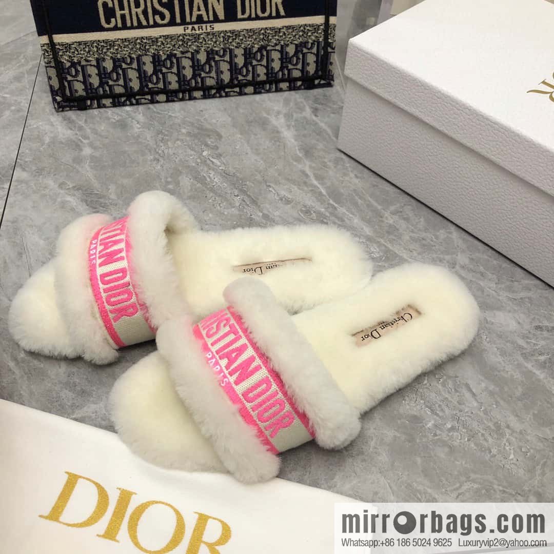 🐰🐰New color 2023-CD wool mop embroidered slippers series