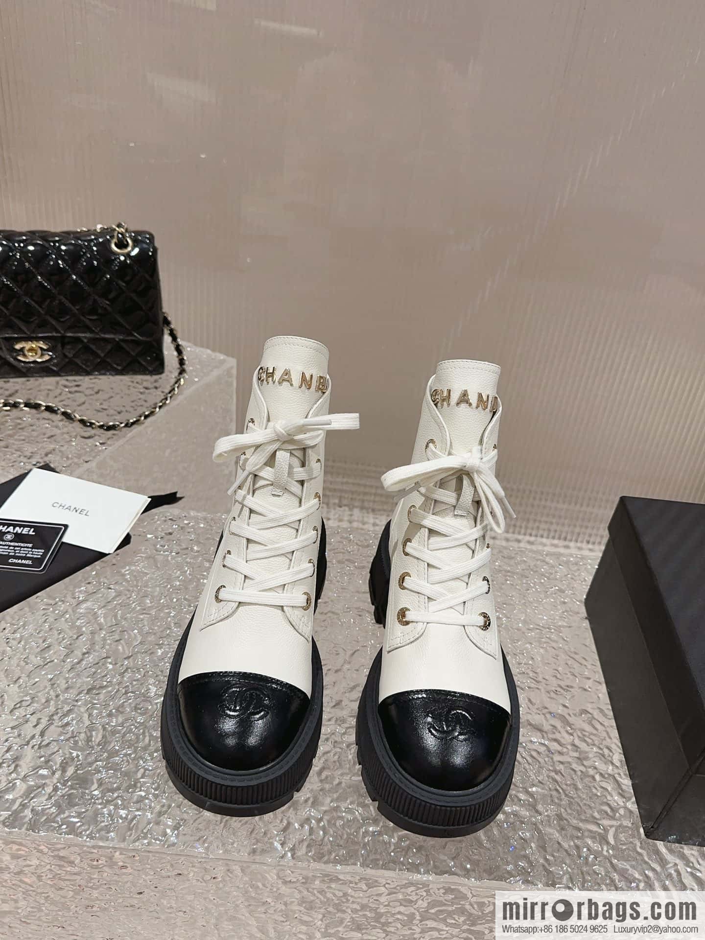🐰🐰𝐂𝐡*𝐧𝐞𝐥 23 popular [genuine grade] version of the coolest short boots, locomotive boots, thick-soled round head color matching heightened lace-up short boots, Martin boots