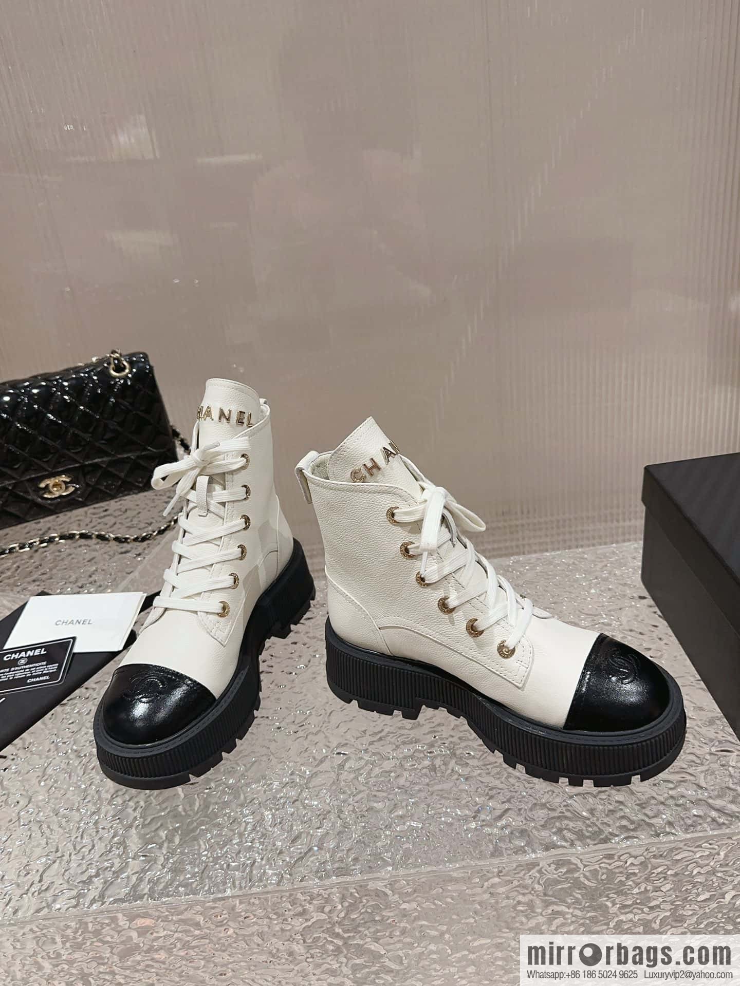 🐰🐰𝐂𝐡*𝐧𝐞𝐥 23 popular [genuine grade] version of the coolest short boots, locomotive boots, thick-soled round head color matching heightened lace-up short boots, Martin boots