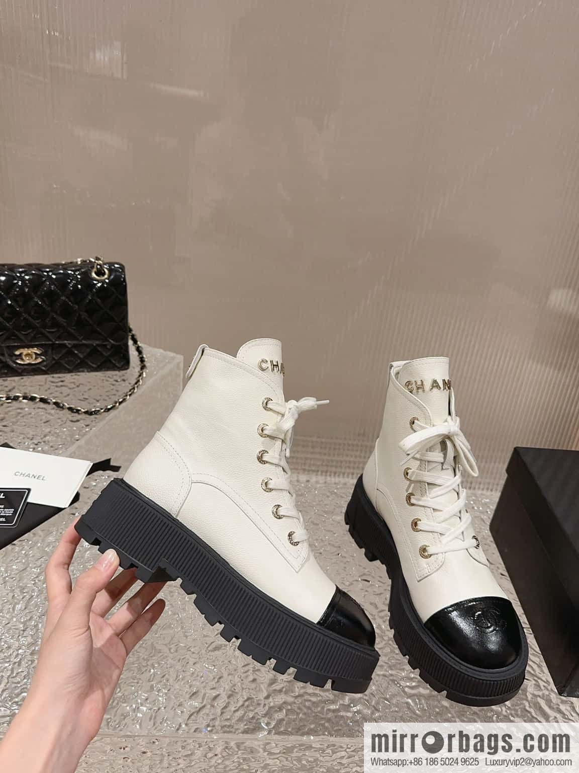 🐰🐰𝐂𝐡*𝐧𝐞𝐥 23 popular [genuine grade] version of the coolest short boots, locomotive boots, thick-soled round head color matching heightened lace-up short boots, Martin boots