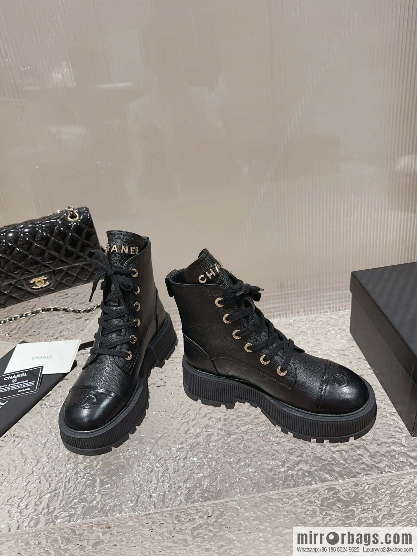 🐰🐰𝐂𝐡*𝐧𝐞𝐥 23 popular [genuine grade] version of the coolest short boots, locomotive boots, thick-soled round head color matching heightened lace-up short boots, Martin boots