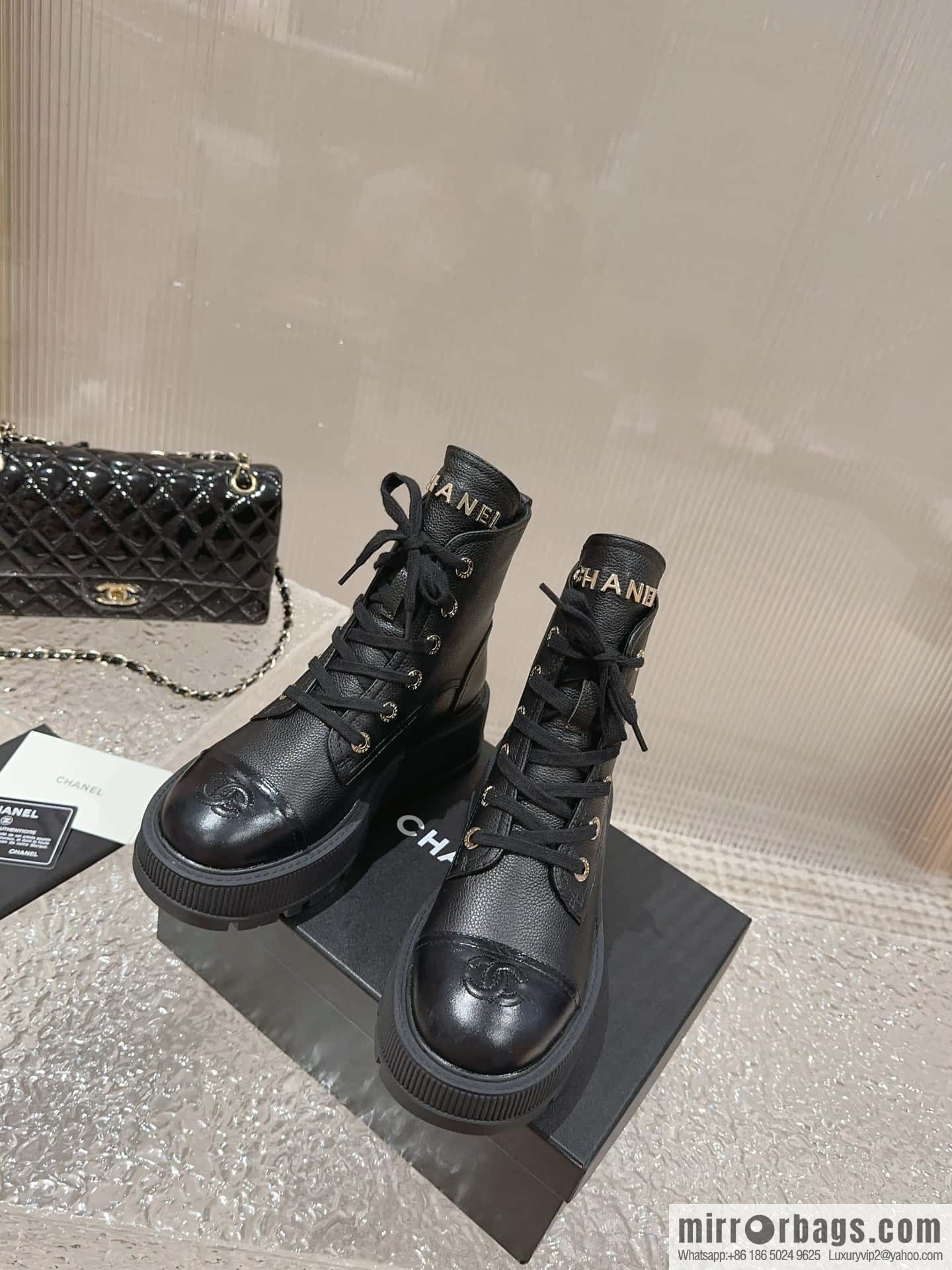 🐰🐰𝐂𝐡*𝐧𝐞𝐥 23 popular [genuine grade] version of the coolest short boots, locomotive boots, thick-soled round head color matching heightened lace-up short boots, Martin boots