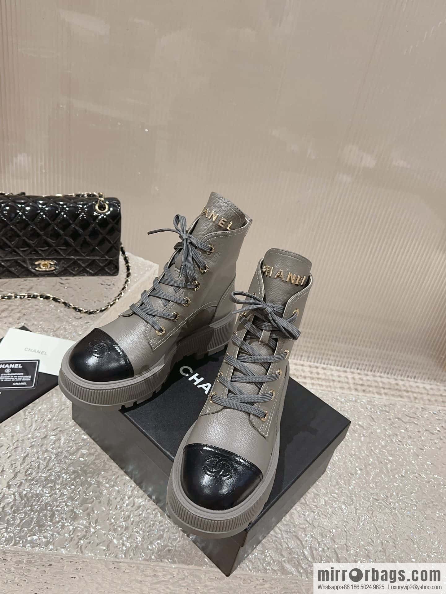 🐰🐰𝐂𝐡*𝐧𝐞𝐥 23 popular [genuine grade] version of the coolest short boots, locomotive boots, thick-soled round head color matching heightened lace-up short boots, Martin boots