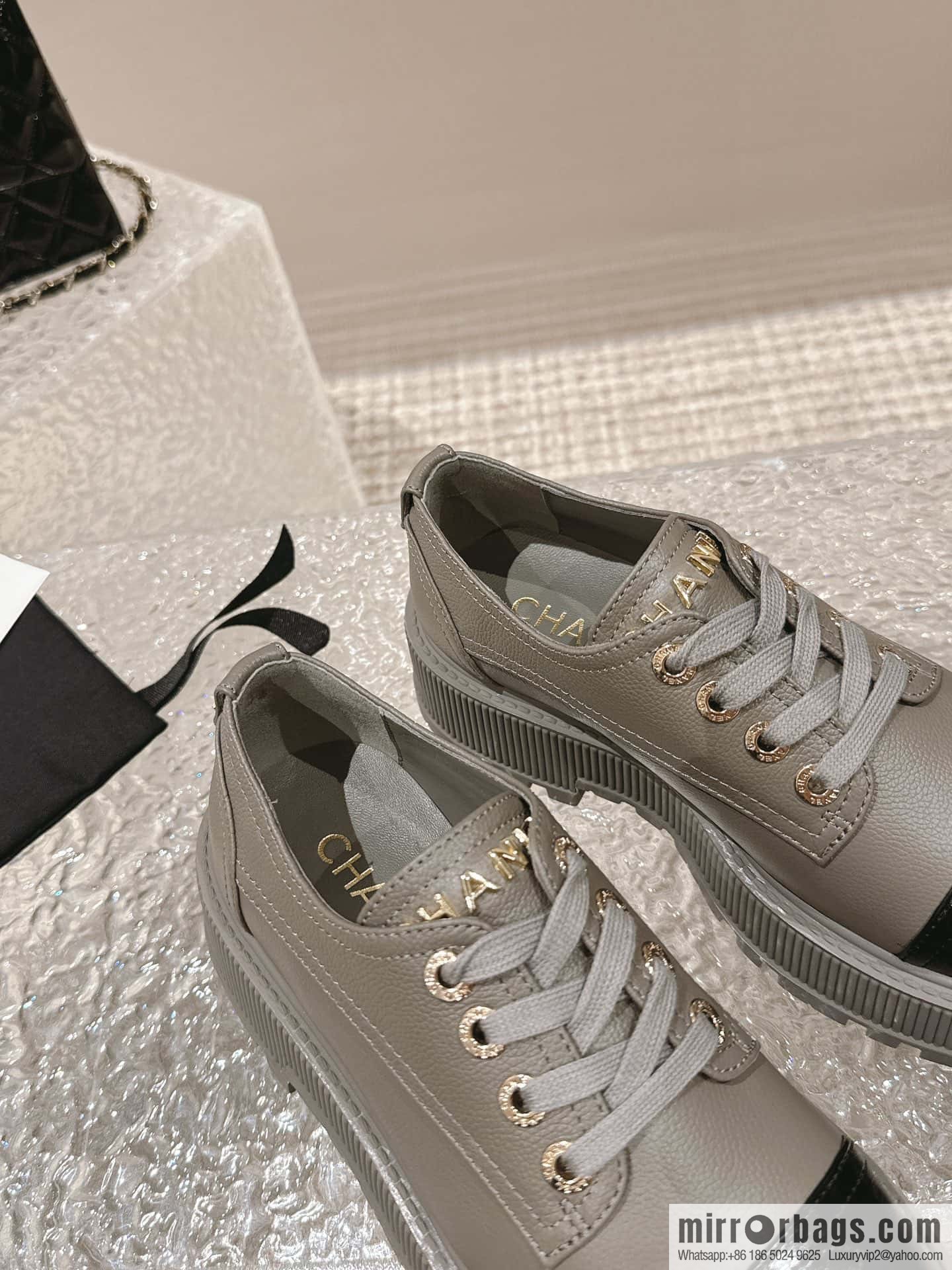 🐰🐰𝐂𝐡*𝐧𝐞𝐥 23 popular [genuine grade] version of the coolest short boots, locomotive boots, loafers