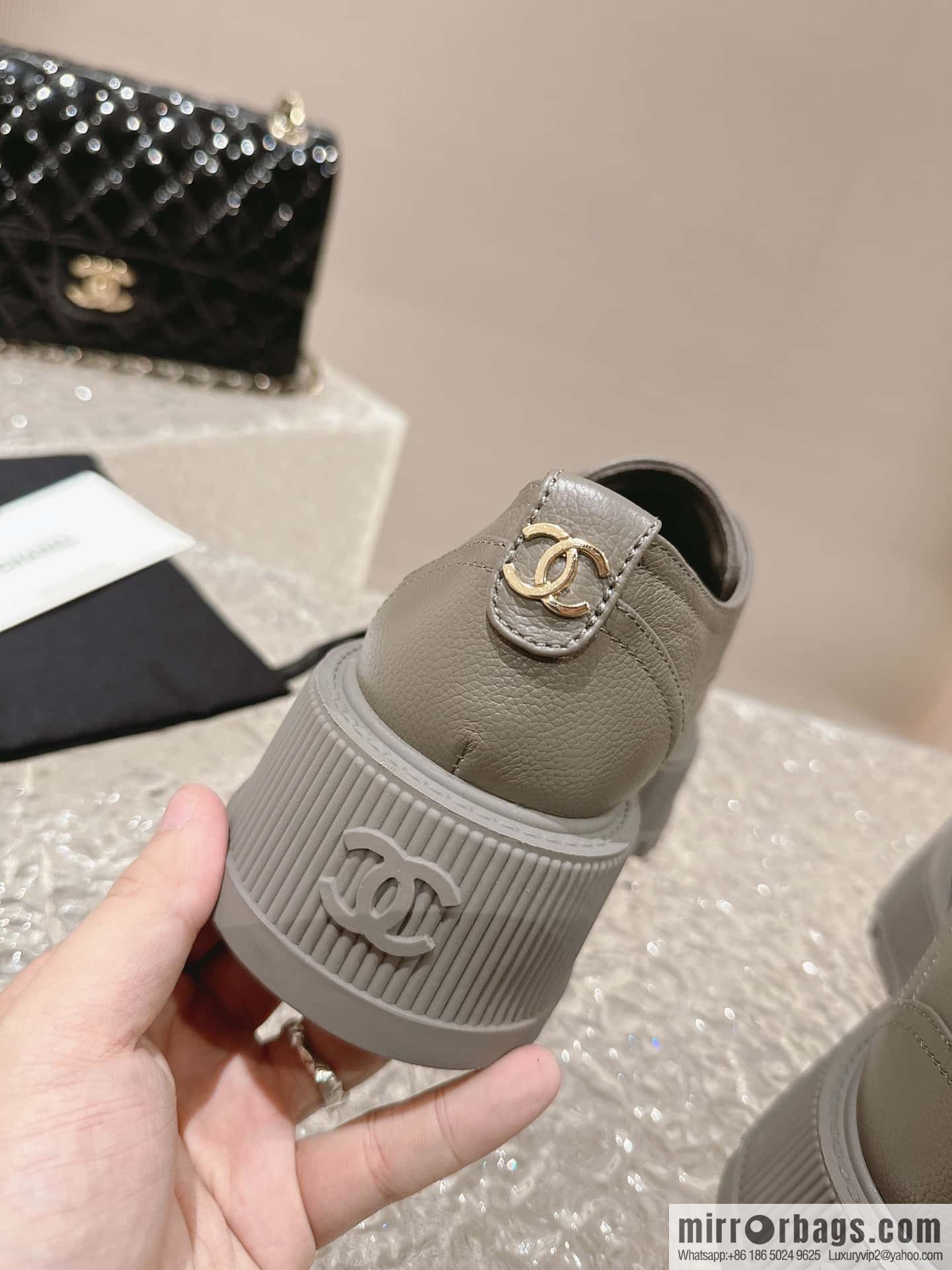 🐰🐰𝐂𝐡*𝐧𝐞𝐥 23 popular [genuine grade] version of the coolest short boots, locomotive boots, loafers