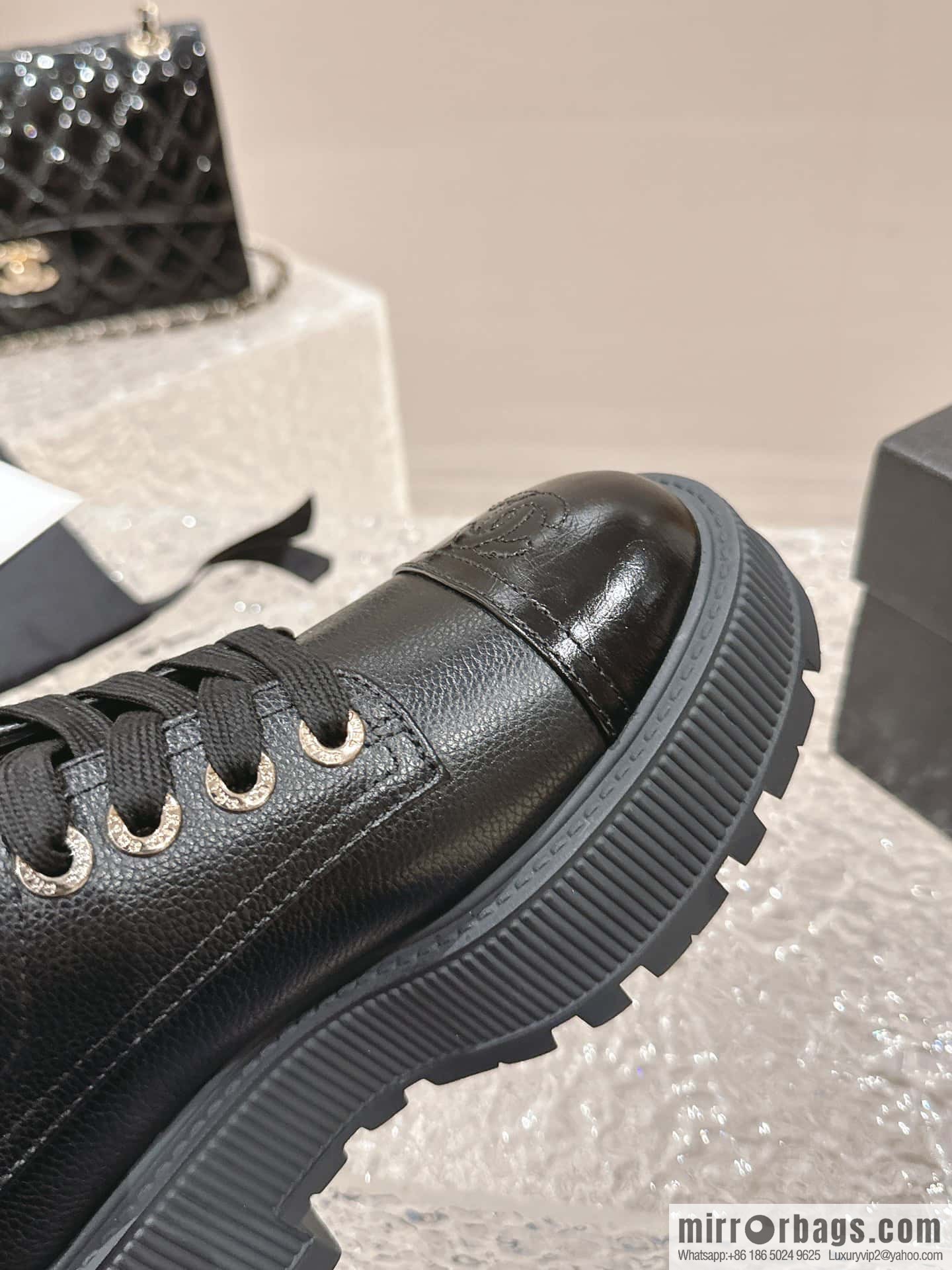 🐰🐰𝐂𝐡*𝐧𝐞𝐥 23 popular [genuine grade] version of the coolest short boots, locomotive boots, loafers