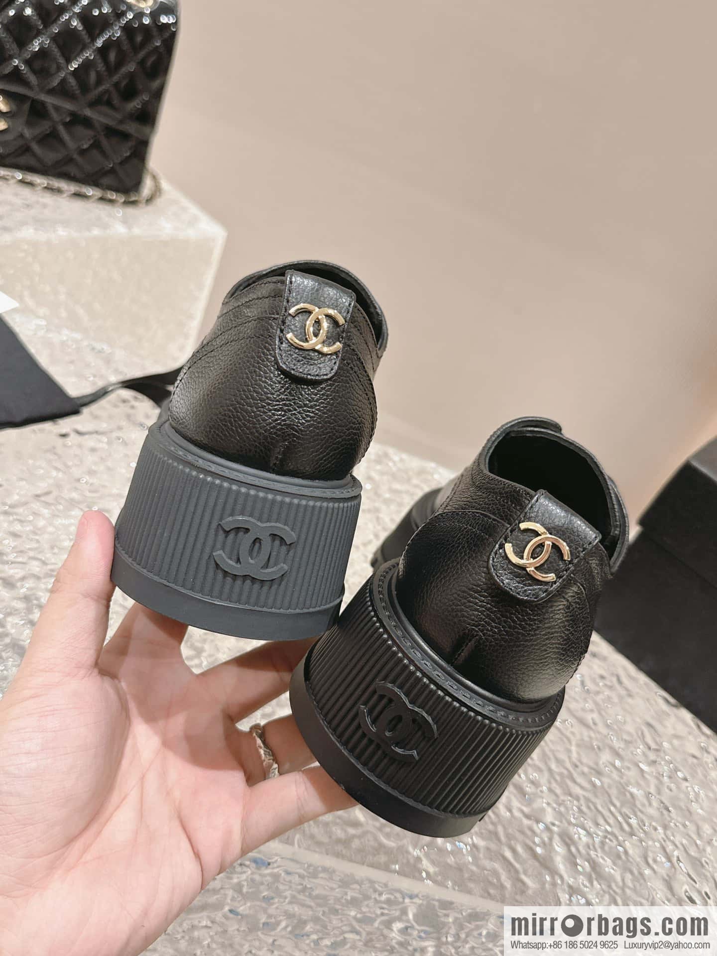 🐰🐰𝐂𝐡*𝐧𝐞𝐥 23 popular [genuine grade] version of the coolest short boots, locomotive boots, loafers