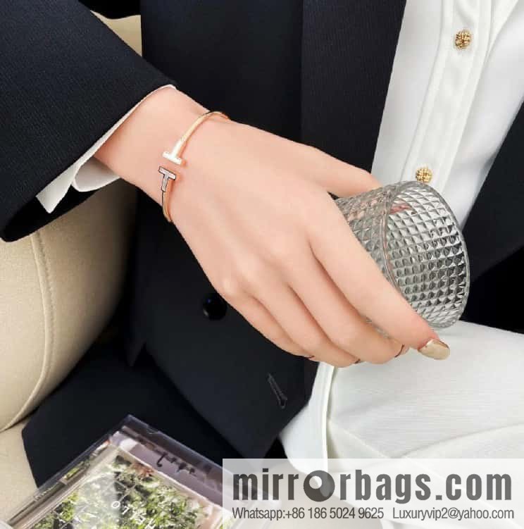 Double white shell model, white shell with diamond model ☀️ original order ☀️ Tiffany & co Tiffany, classic T series, white shell with diamond silver rose gold double T bracelet ☀️
