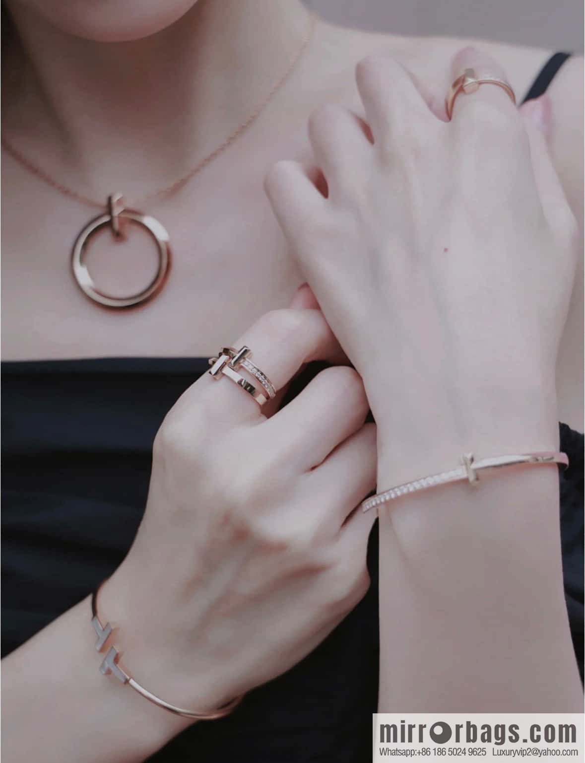 Double white shell model, white shell with diamond model ☀️ original order ☀️ Tiffany & co Tiffany, classic T series, white shell with diamond silver rose gold double T bracelet ☀️