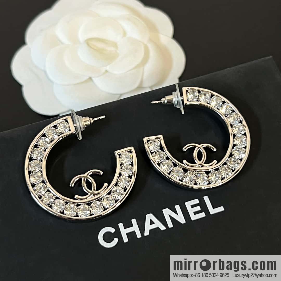 ☀️New ☑️ Chanel semi-round double c full diamond stud earrings ☀️