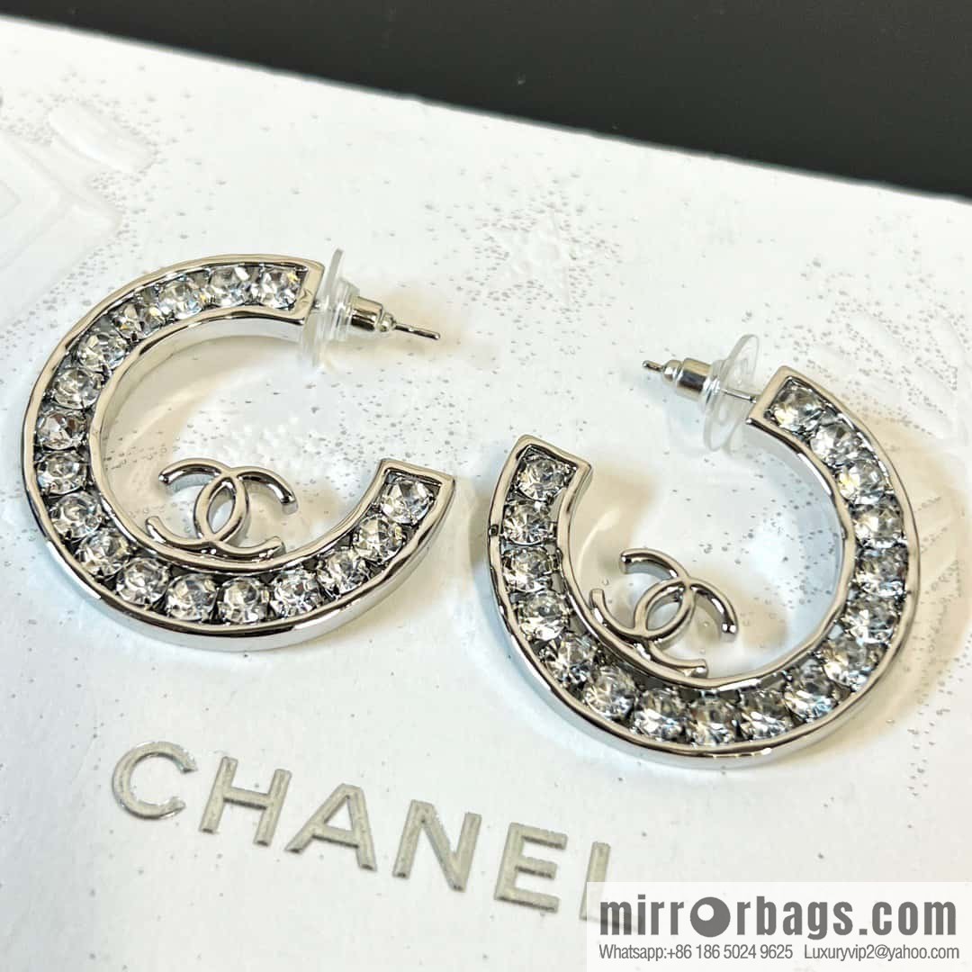 ☀️New ☑️ Chanel semi-round double c full diamond stud earrings ☀️