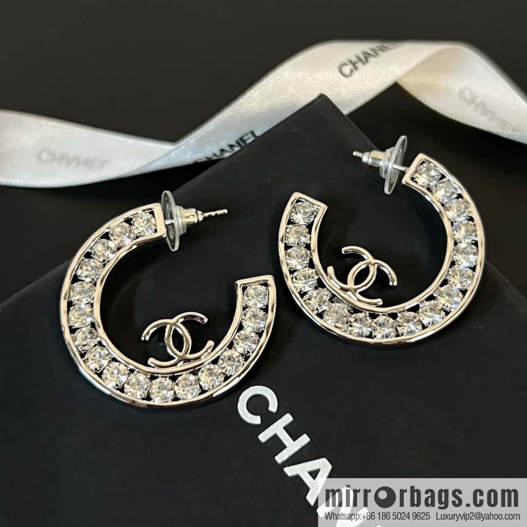 ☀️New ☑️ Chanel semi-round double c full diamond stud earrings ☀️