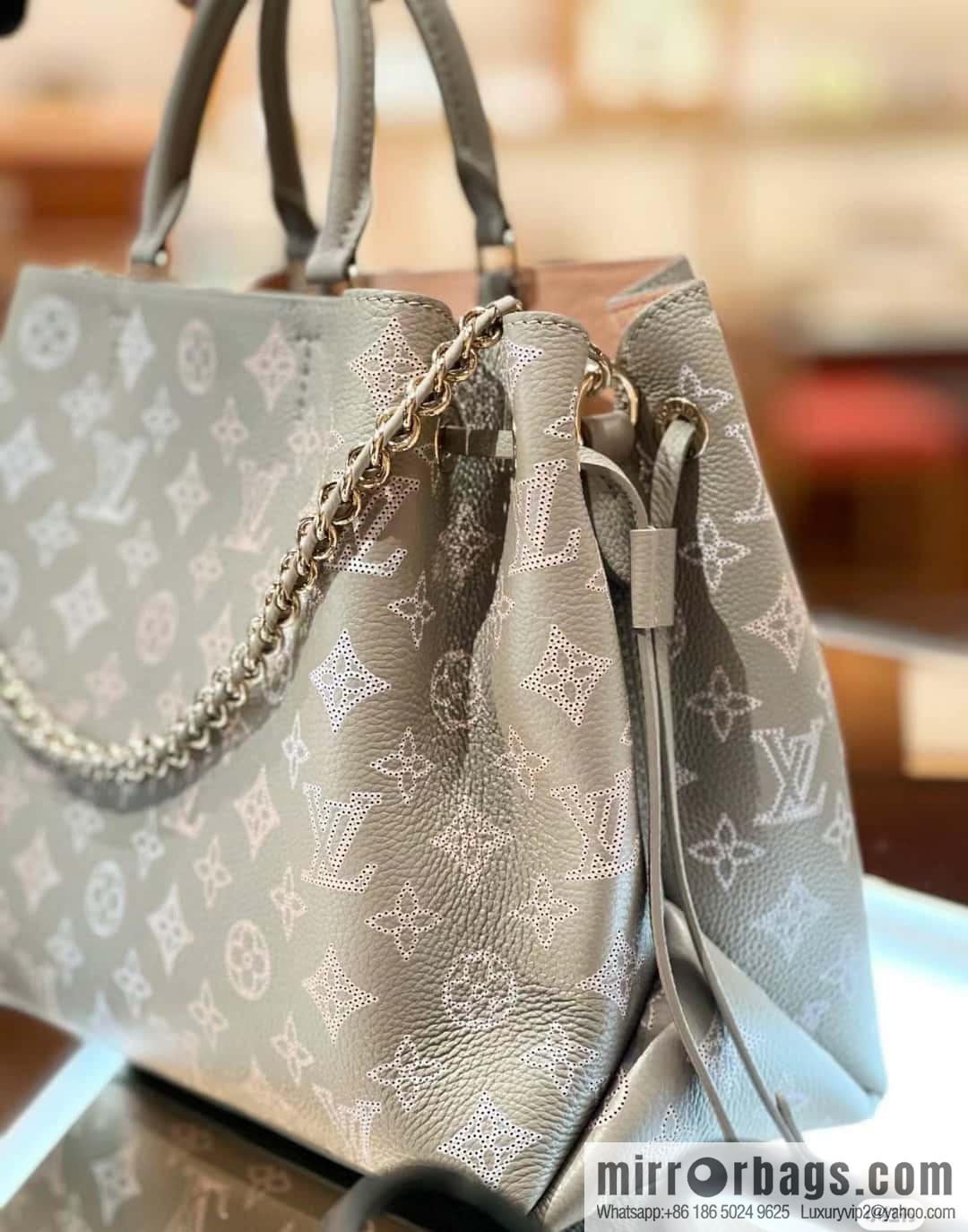 [Premium‑quality] M23395 light gray, full leather shopping bag series BELLA TOTE handbag m23395 gray gradual change (cut-out)