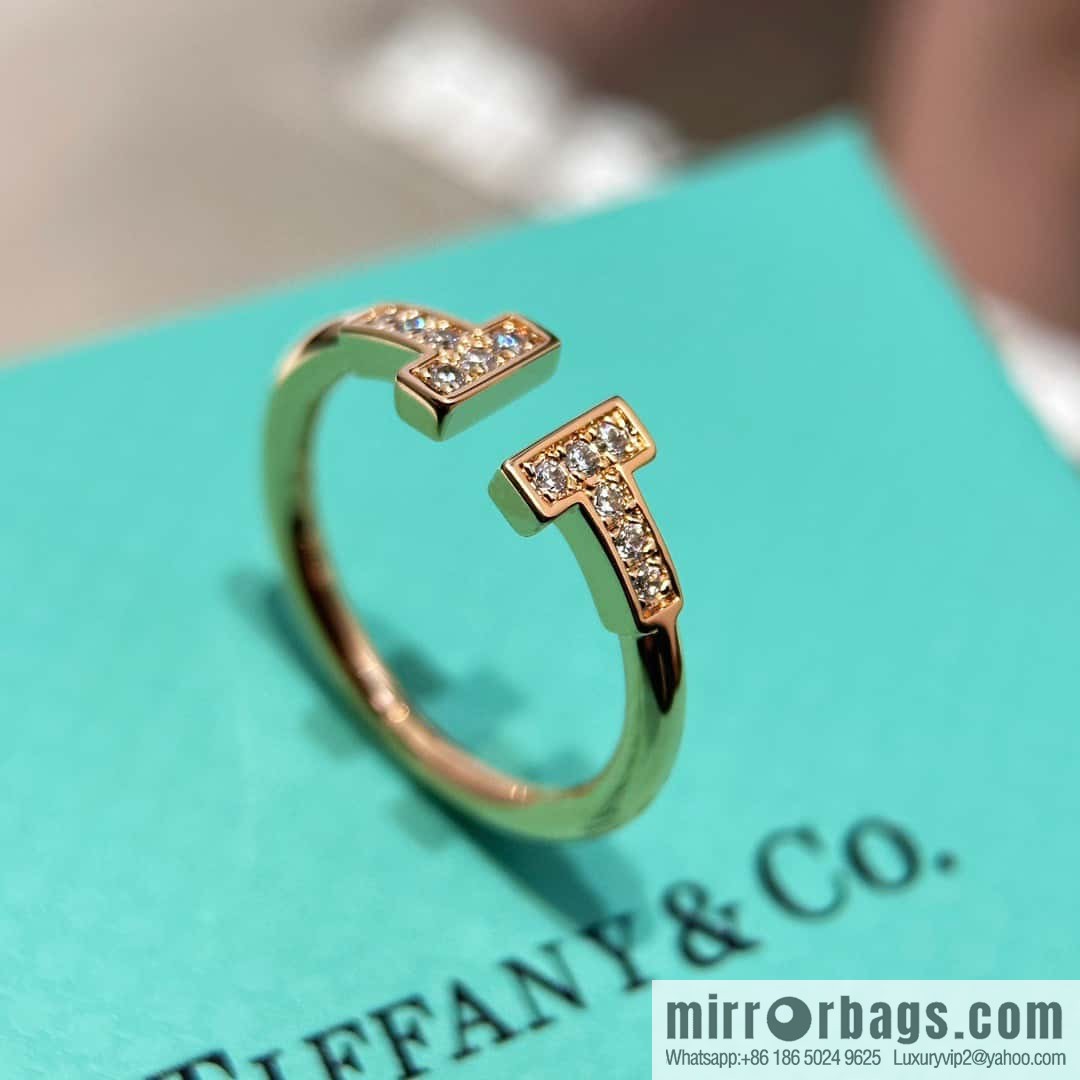 (3 Diamonds) ☀️ Tiffany & Co, Classic T Series 3 Diamond Double T Ring ☀️