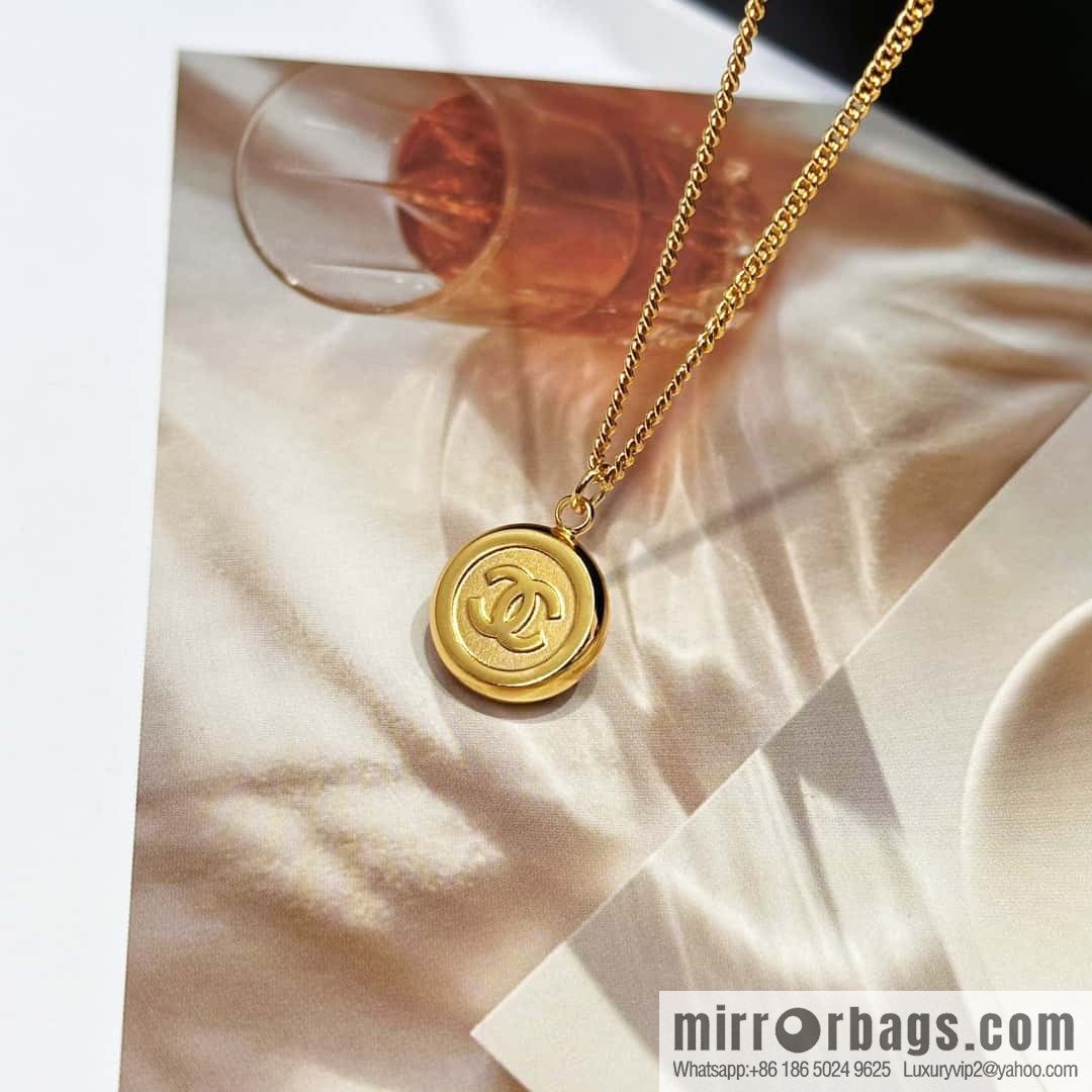 ❗️New ❗️ Chanel necklace ☀️ new ☑️ Chanel medieval series round double c necklace ☀️