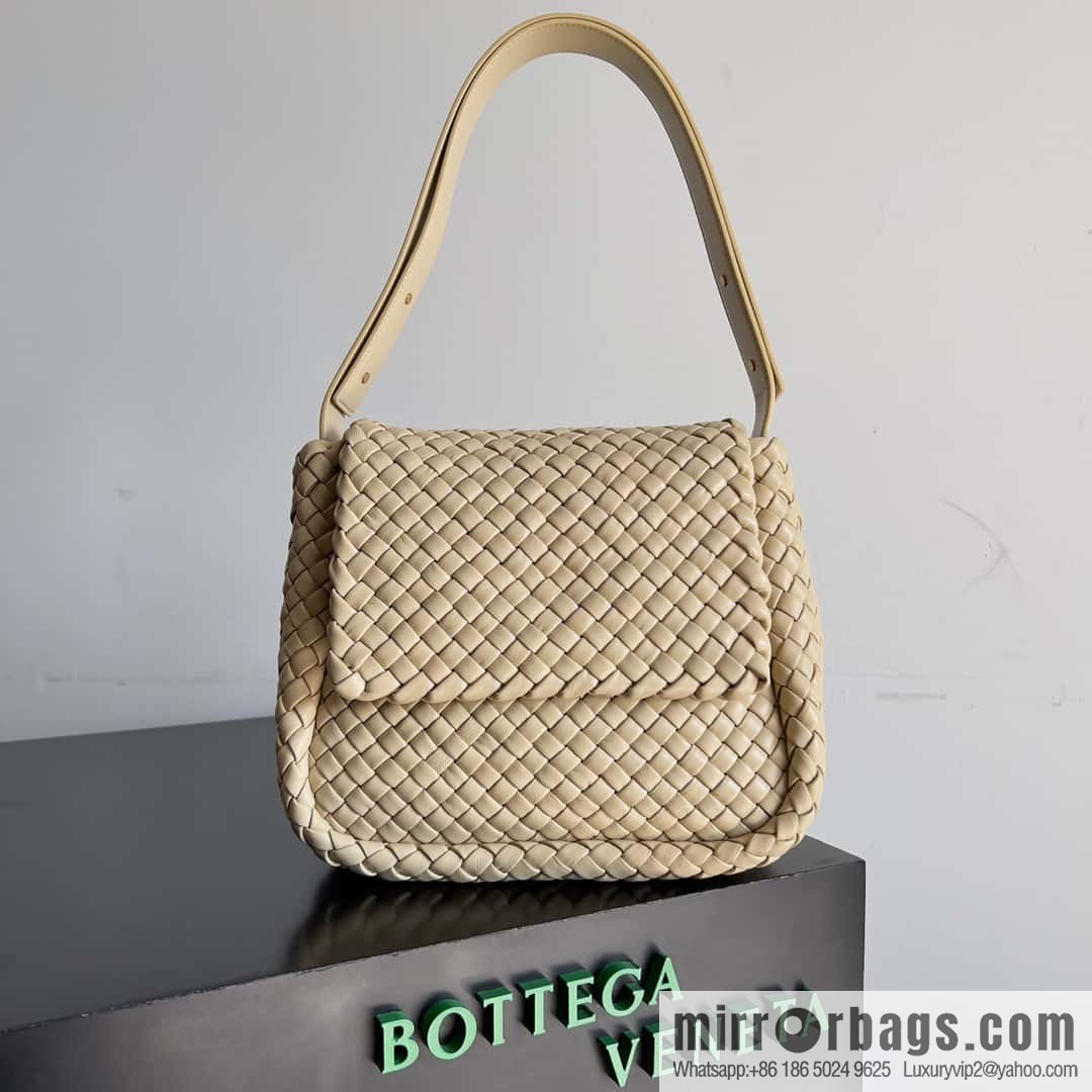 BV new in autumn and winter, the same as Faye Wong, classic small weaving pure hand-woven COBBLE shoulder backpack model number: 709418 oat color