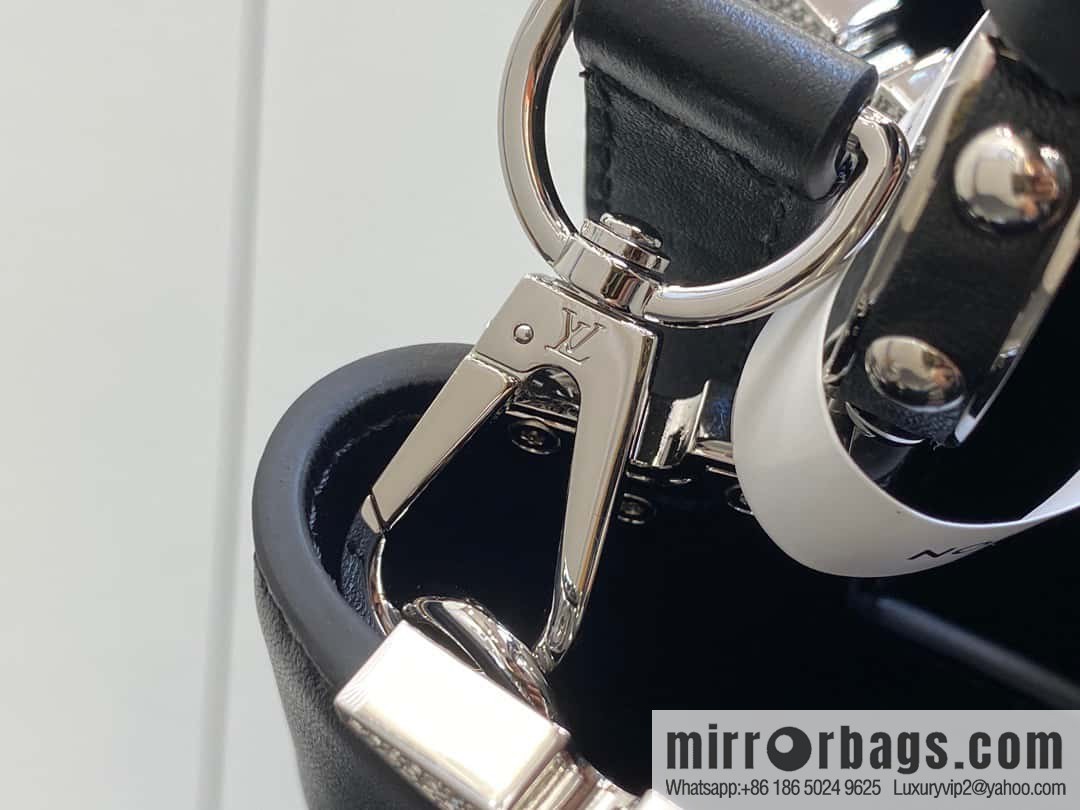 [Boutique‑grade] M51783 black full leather cap that English series, flower crown and white diamond Capucines medium handbag