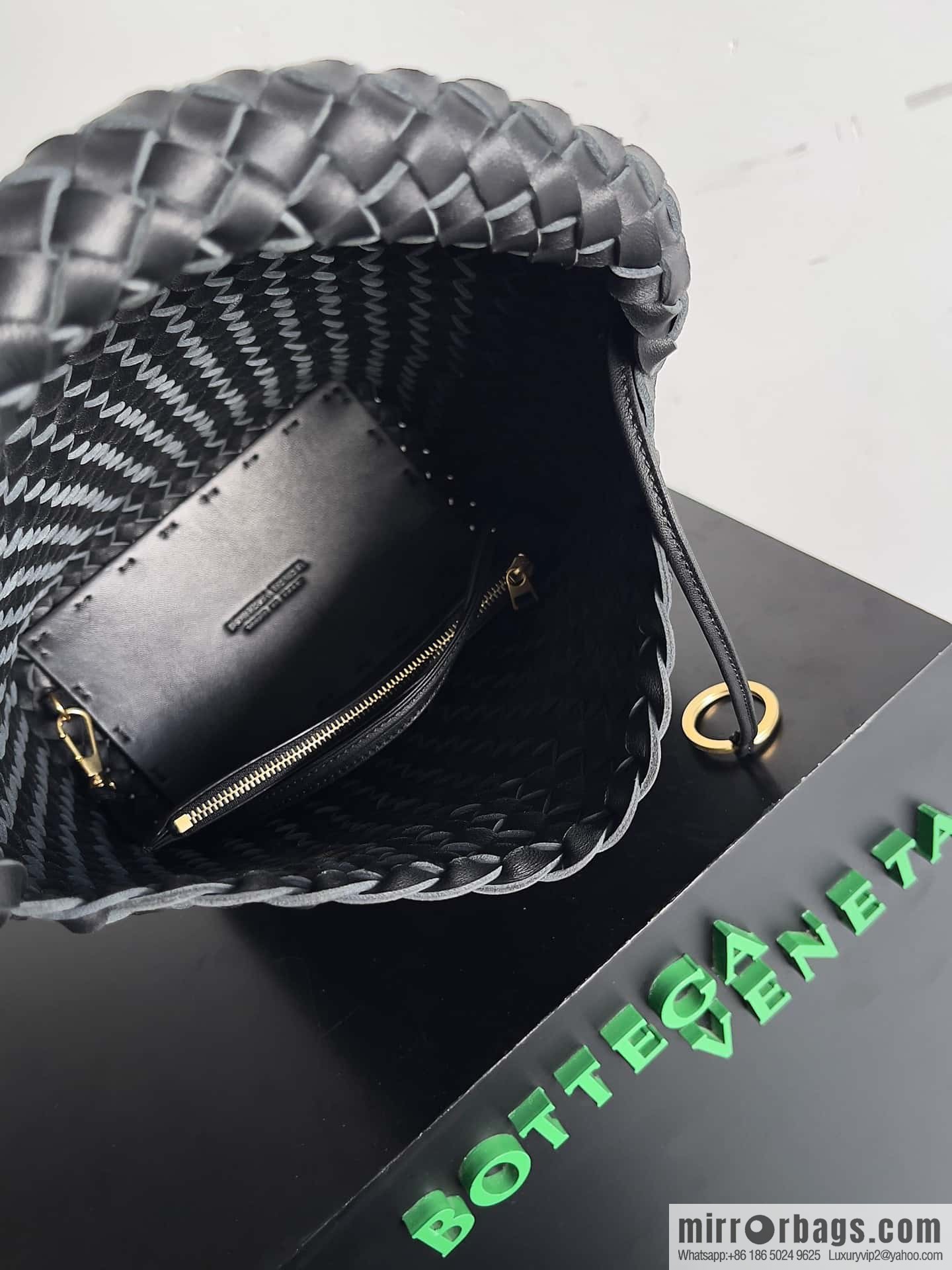 BV Cabat Bucket bucket bag model number: 753172 black