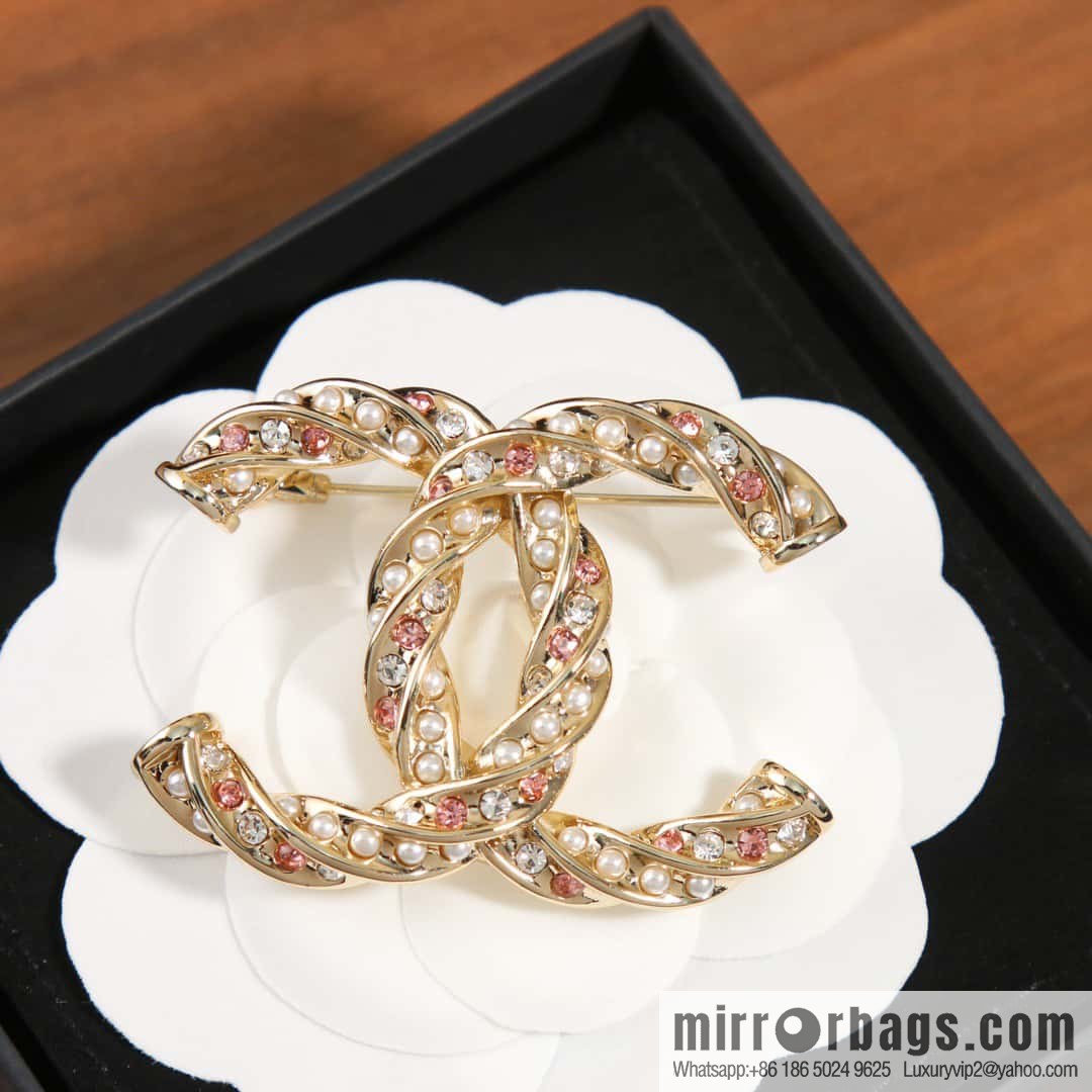 ☀️New ☑️ Chanel Double C Pink Diamond Pearl Brooch