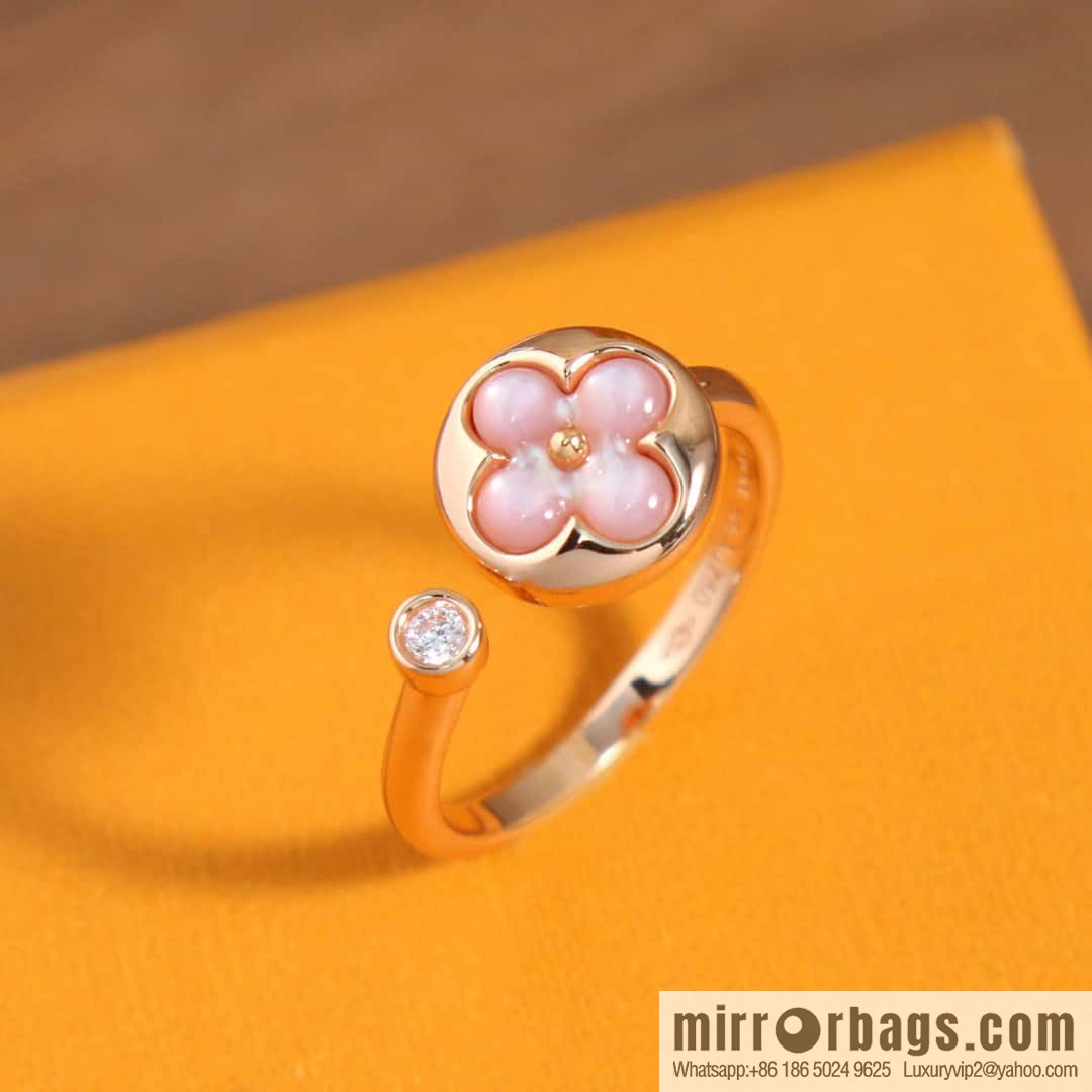☀Louis Vuitton COLOR BLOSSOM MINI STAR Pink shell, white shell diamond ring
