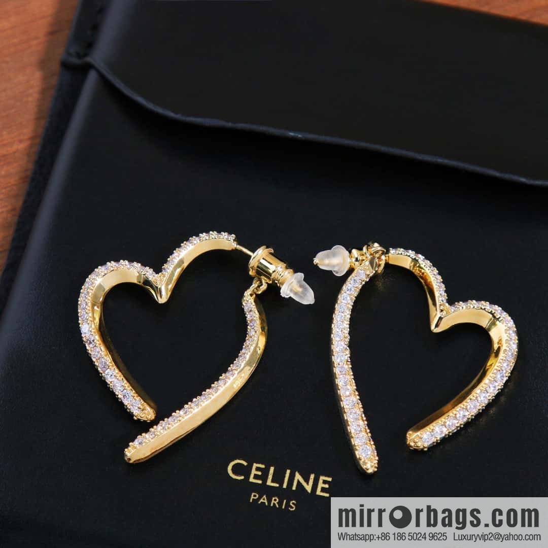 ☀️Celine heart love stud earrings