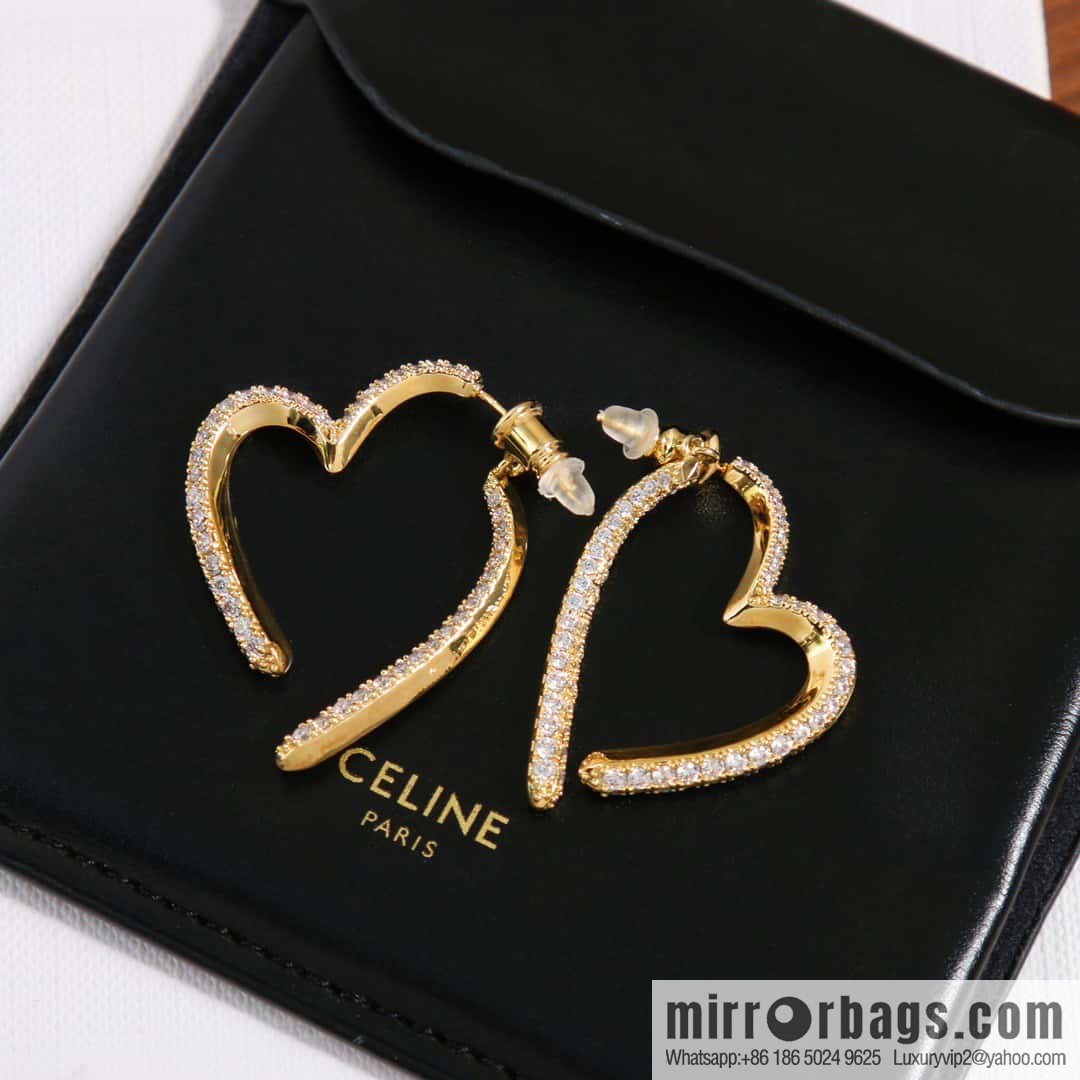 ☀️Celine heart love stud earrings
