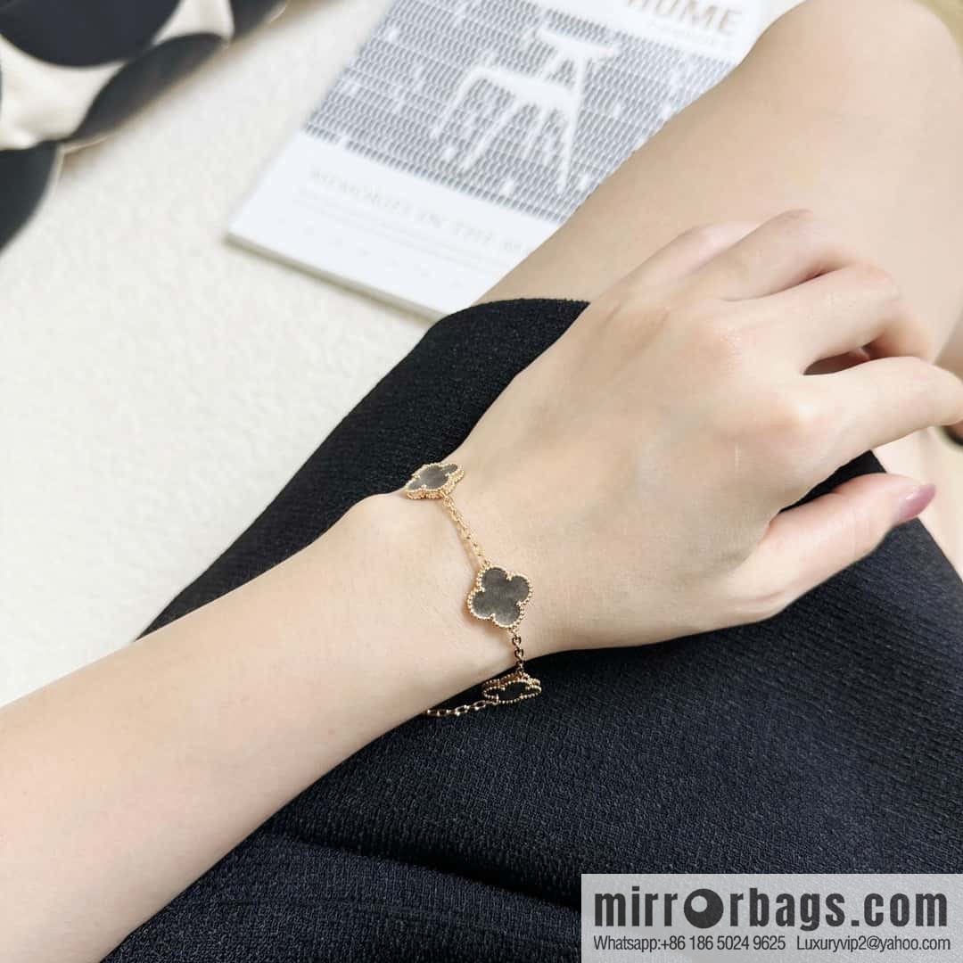 ☀️Van Cleef & Arpels Silver Obsidian Five Flowers Bracelet ☀